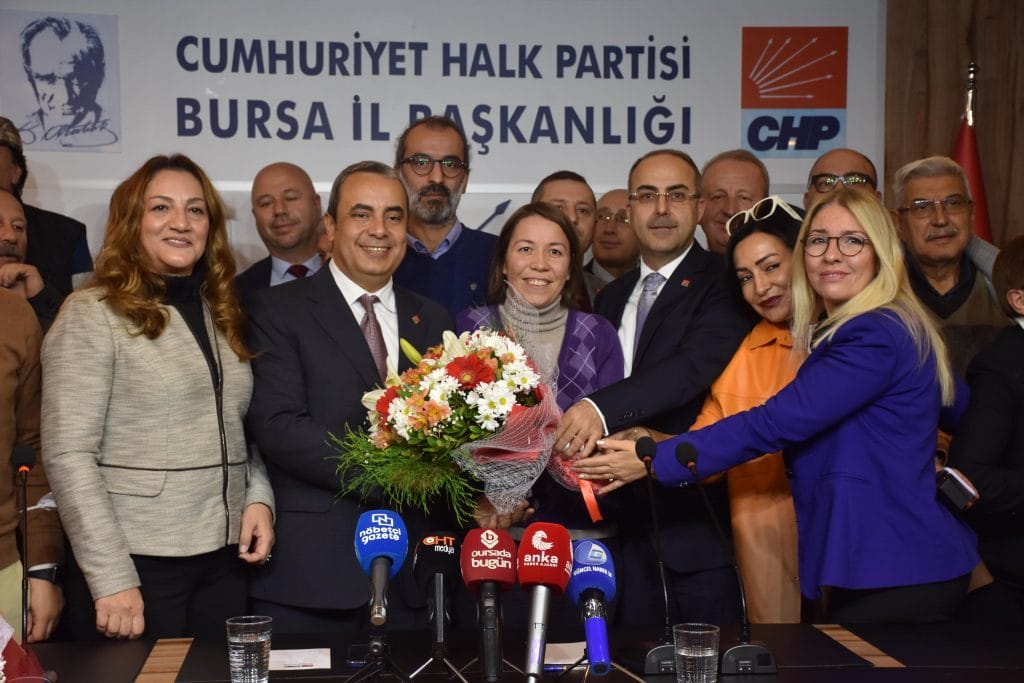 CHP BURSA’DA DEVİR TESLİM