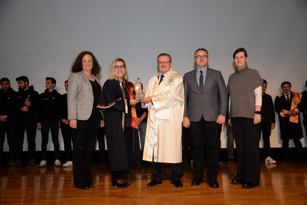 BUÜ’de 2021’in “En”leri ödüllendirildi