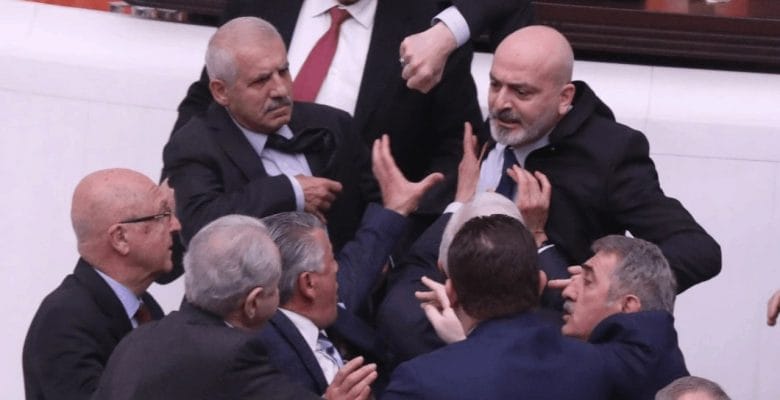 ZAFER IŞIK’A KINAMA
