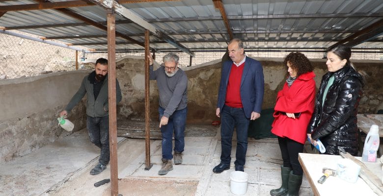 MYRLEİA ANTİK KENTİ YENİDEN GÜN YÜZÜNE ÇIKIYOR