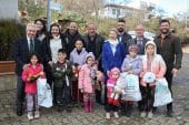 Kırsaldaki çocukların yüzü oyuncakla güldü