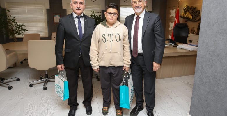 Dünya şampiyonu başarısını Başkan Erdem ile paylaştı