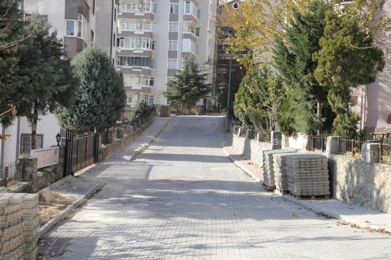Cumhuriyet mahallesinde yol atağı