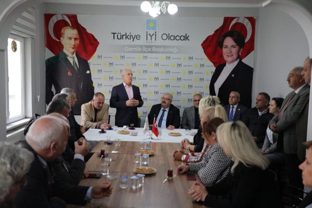 BOZBEY İYİ PARTİ GEMLİK İLÇE TEŞKİLATINI ZİYARET ETTİ