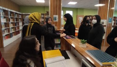 1 YILDA, GEMLİK’TE KÜTÜPHANESİZ OKUL KALMADI