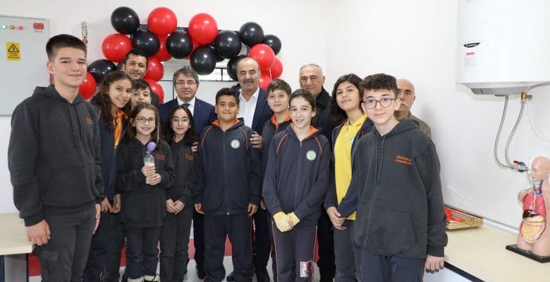 MUDANYA BELEDİYESİ’NDEN ÖĞRENCİLERE FEN BİLİMLERİ LABORATUVARI