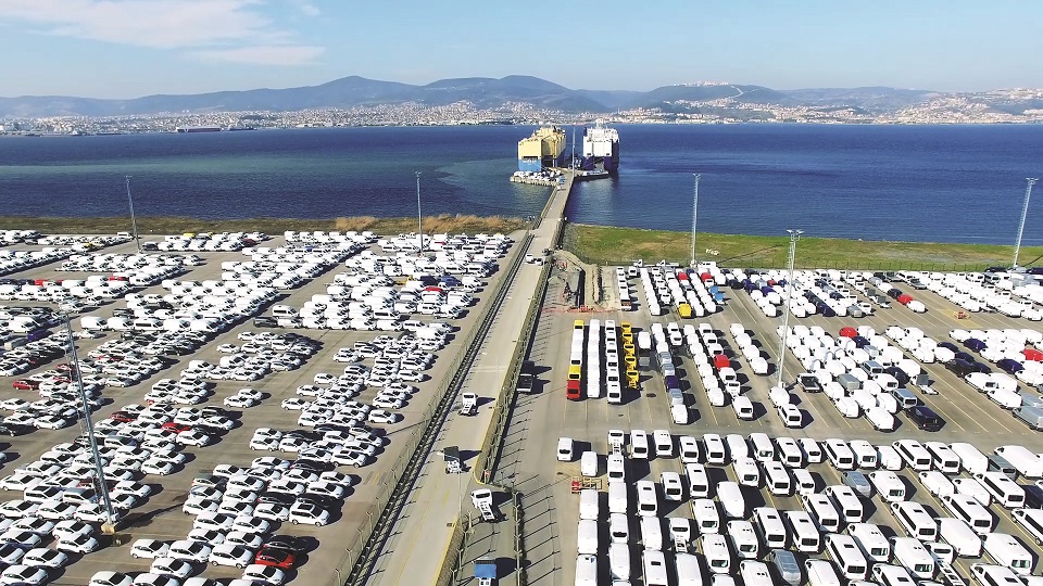 Otomotivde nisan ayı ihracatı 2,7 milyar dolar  