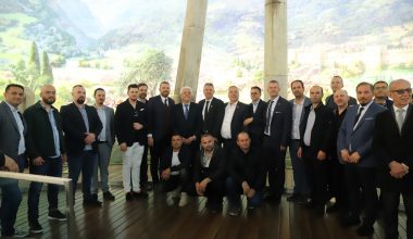 ARNAVUT İŞ DÜNYASI BULUŞMASI BURSA’DA GERÇEKLEŞTİ