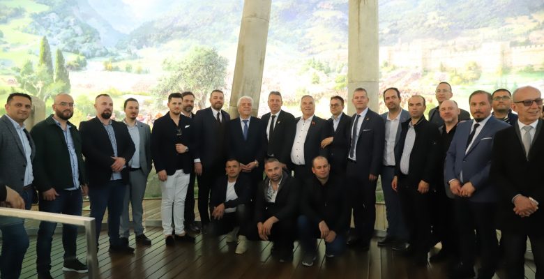 ARNAVUT İŞ DÜNYASI BULUŞMASI BURSA’DA GERÇEKLEŞTİ