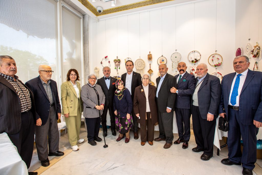 Öpülesi ellerden muhteşem sergi