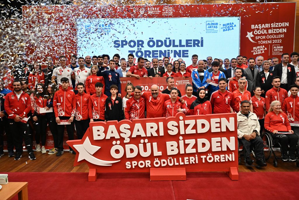 Sporun yıldızlarına ödül yağdı