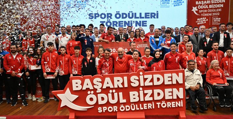 Sporun yıldızlarına ödül yağdı
