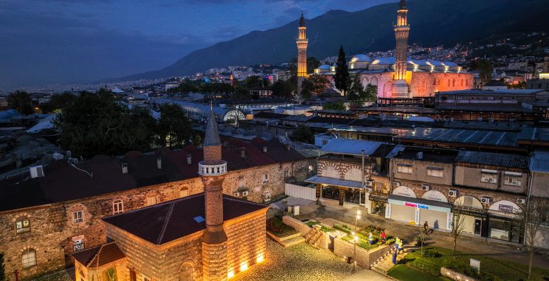 Tarihi mescitte 65 yıl sonra ilk Cuma