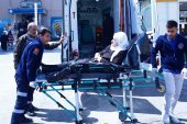 Ambulansla okula, sedye ile sandığa