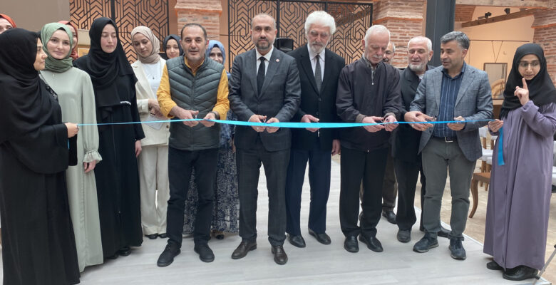 Sanatseverler, Tezhip Sergisi’nde buluştu
