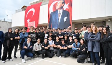 Geleceğin otomotivcileri Togg’u inceledi Geleceğin otomotivcileri Togg’u inceledi
