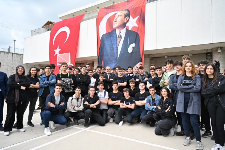 Geleceğin otomotivcileri Togg’u inceledi