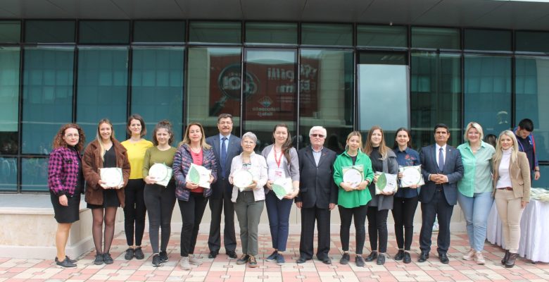 BAHÇEŞEHİR KOLEJİ ÖĞRENCİLERİ TEMA GÖNÜLLÜSÜ OLDU