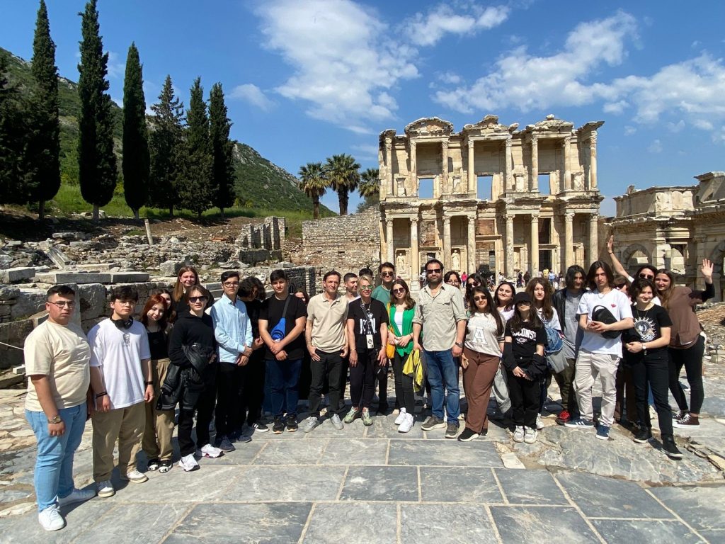 Hisar Anadolu Lisesi Efes Antik Kent-Kuşadası ve İzmir’i Gezdi