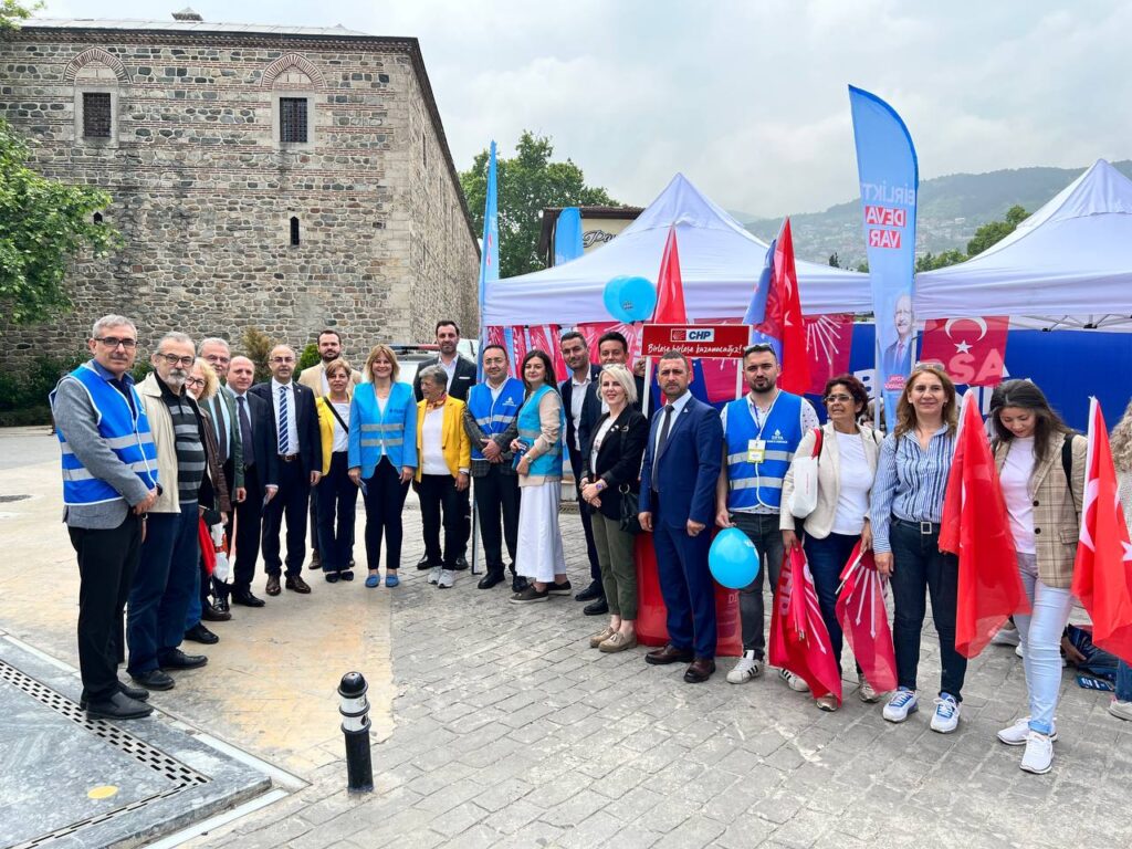 SANEM OKTAR: DEMOKRASİ Mİ? OTOKRASİ Mİ?