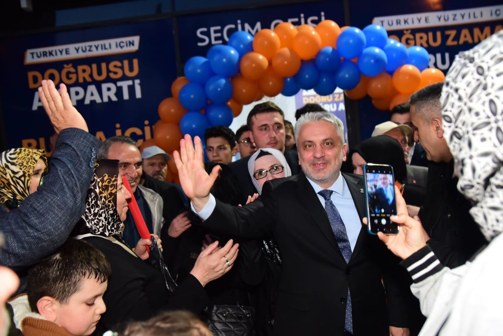 MİLLETVEKİLİ ADAYI AYHAN SALMAN, YILDIRIM’DA BÜYÜK BİR COŞKUYLA KARŞILANDI