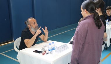 “GENÇLERİMİZİN GELECEĞİNE GİDEN YOL İLK OLARAK HAYAL KURMAKTAN GEÇİYOR”