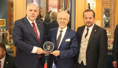 KOSOVALI BAKAN’DAN BALKANTÜRKSİAD’A ZİYARET…