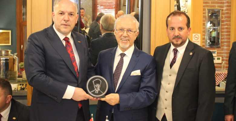 KOSOVALI BAKAN’DAN BALKANTÜRKSİAD’A ZİYARET…