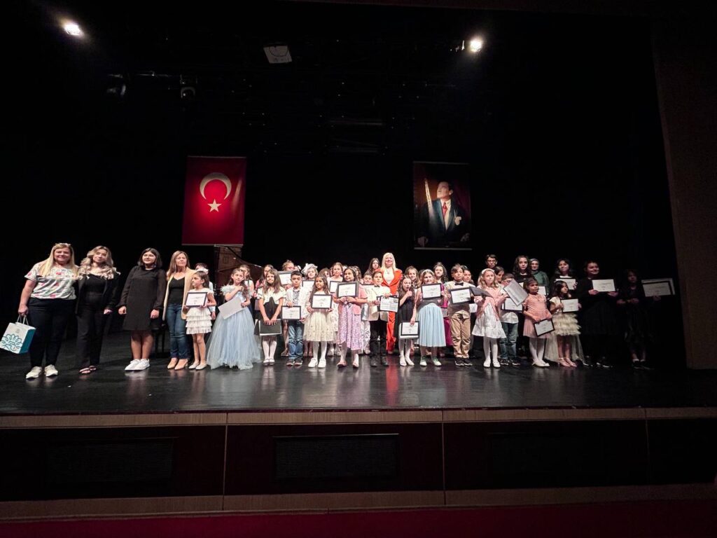 Öğrencilerden Muhteşem Konser