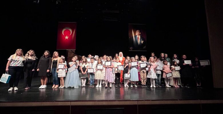 Öğrencilerden Muhteşem Konser