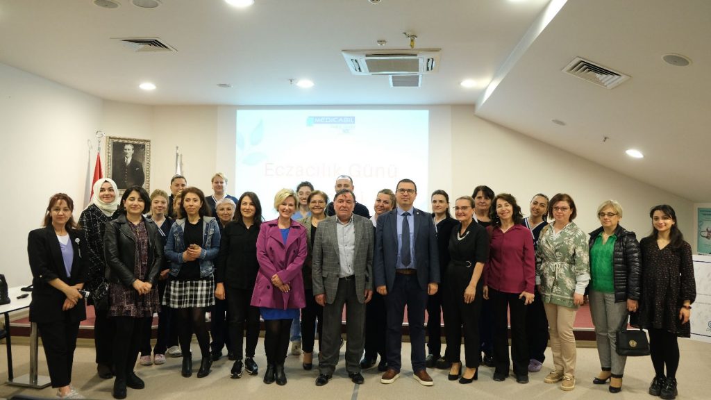 Özel Medicabil Hastanesi 14 Mayıs Dünya Eczacılık Günü’nde bölgedeki eczacıları unutmadı. 