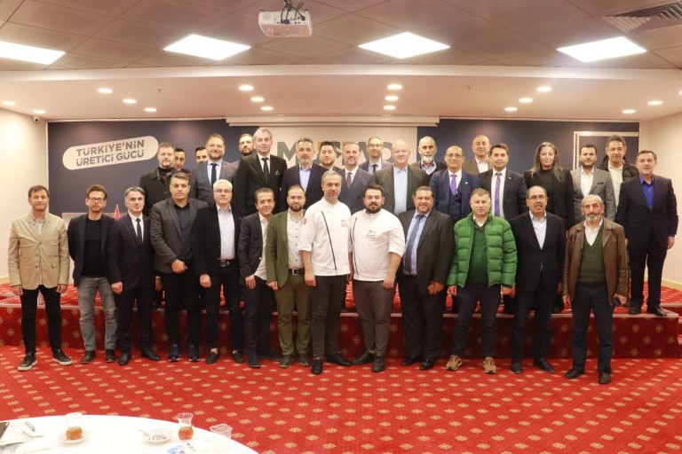 “BURSA TURİZM POTANSİYELİYLE 25 MİLYON İNSANA HİTAP EDİYOR”