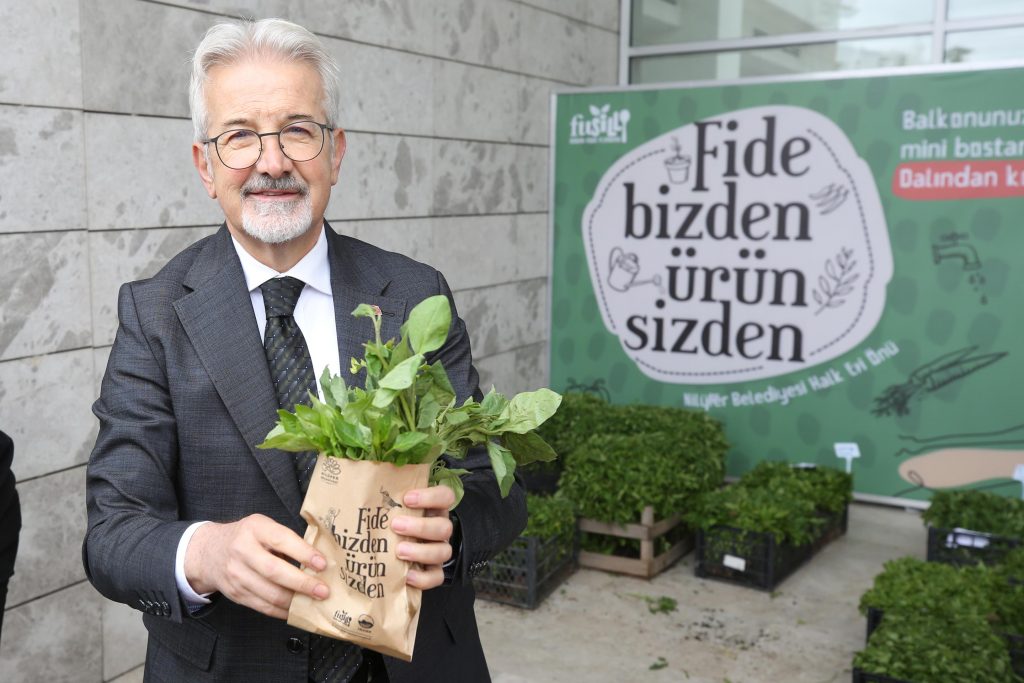 Nilüfer’de balkon tarımı bu fidelerle yaygınlaşıyor