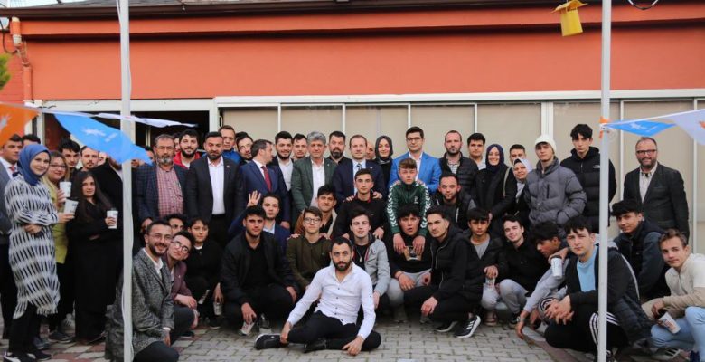 VEKİL AHMET KILIÇ GENÇLERLE BULUŞTU…