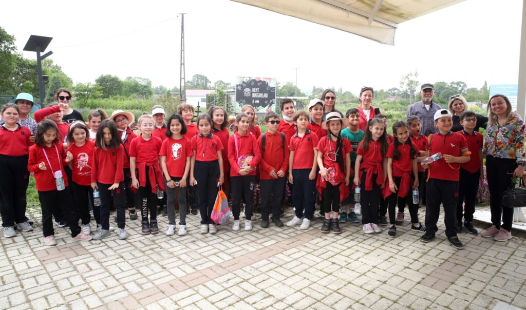 Öğrenciler Kent Bostanları’nda tarımla tanıştı