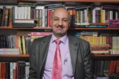 HAVA, LEYLÂK VE TOMURCUK KOKUYOR…