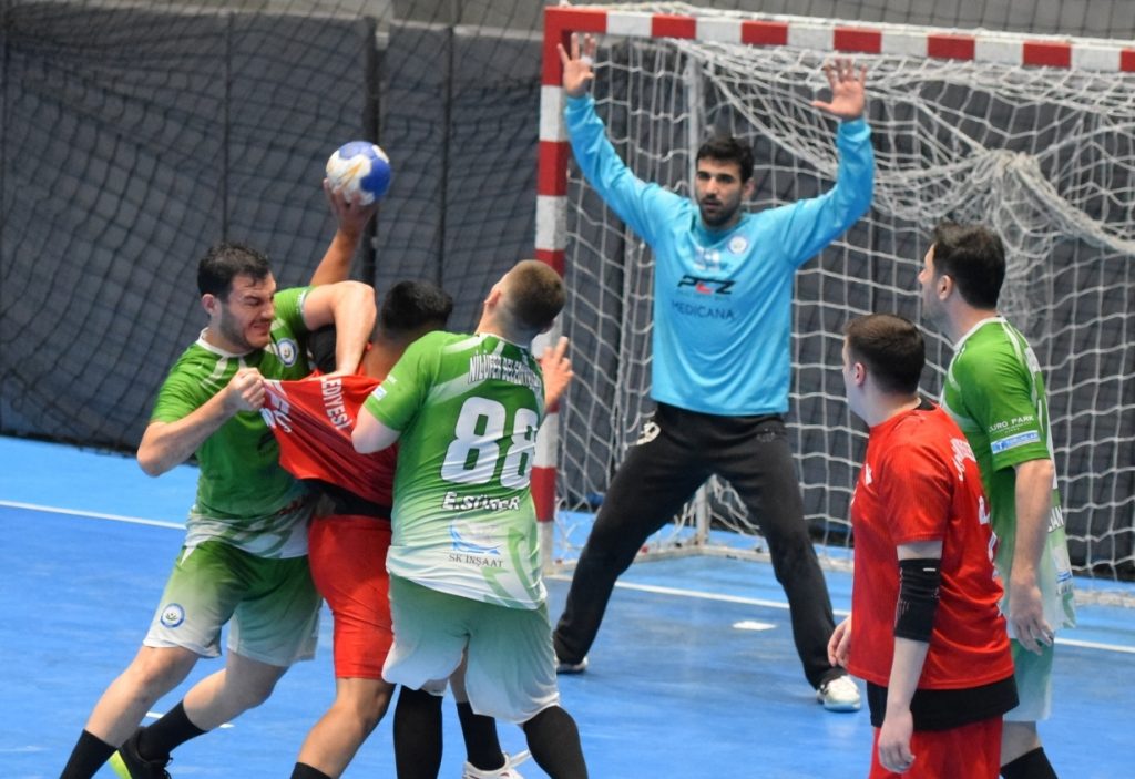 Nilüferli hentbolcular sezonu galibiyetle kapadı