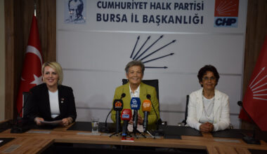 “Haklarımız korumak için haydi kadınlar, sandığa!”