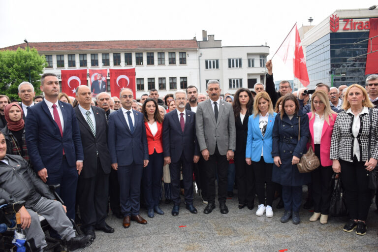 CHP Bursa Örgütü’nden coşkulu kutlama
