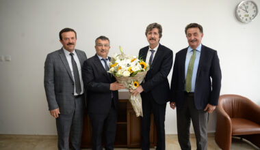 BUÜ’de yeni Rektör Yardımcısı Prof. Dr. Zekeriyya Arı oldu BUÜ’de yeni Rektör Yardımcısı Prof. Dr. Zekeriyya Arı oldu