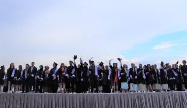 Eğitim Fakültesi’nde diploma sevinci
