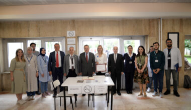 BUÜ Hastanesi ziyaretçilerine tütün ürünlerinin zararları anlatıldı