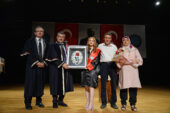 Sağlık Hizmetleri MYO’da mezuniyet sevinci