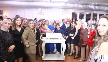 HAYAT HASTANESİ ÇALIŞANLARI 45. YIL YEMEĞİNDE BİR ARAYA GELDİ