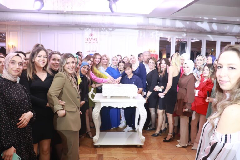 HAYAT HASTANESİ ÇALIŞANLARI 45. YIL YEMEĞİNDE BİR ARAYA GELDİ