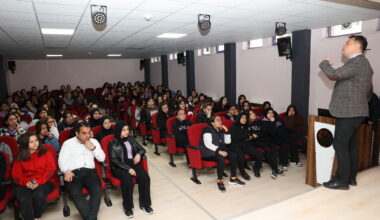 Liseliler, ‘Yaşayan geçmişi ile’ Bursa’yı tanıyor