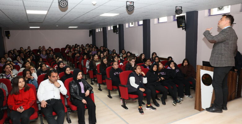 Liseliler, ‘Yaşayan geçmişi ile’ Bursa’yı tanıyor