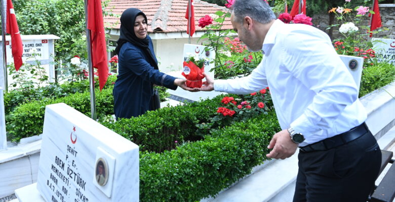 Şehitlikte bayram hüznü