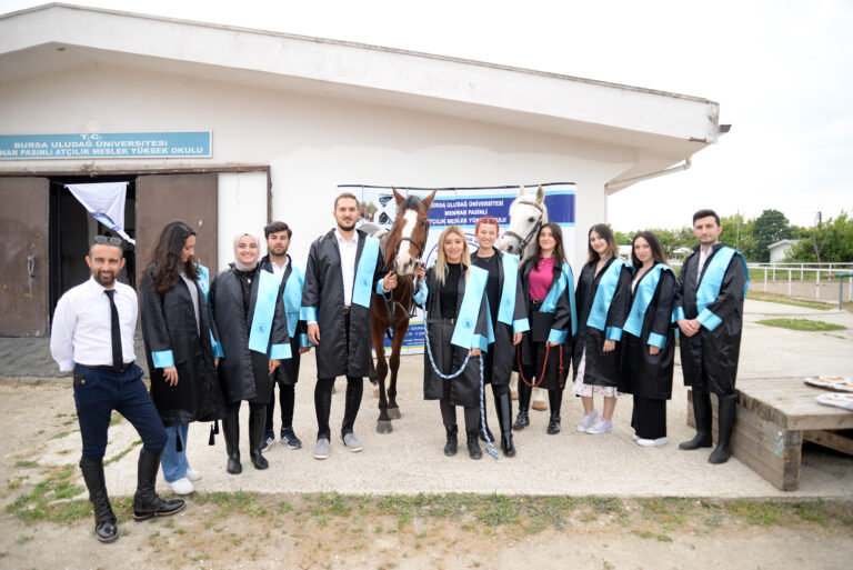 BUÜ’de mezuniyet törenleri başladı