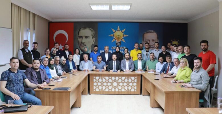 VEKİL KILIÇ’TAN NİLÜFER VE OSMANGAZİ İLÇE TEŞKİLATINA TEŞEKKÜR ZİYARETİ